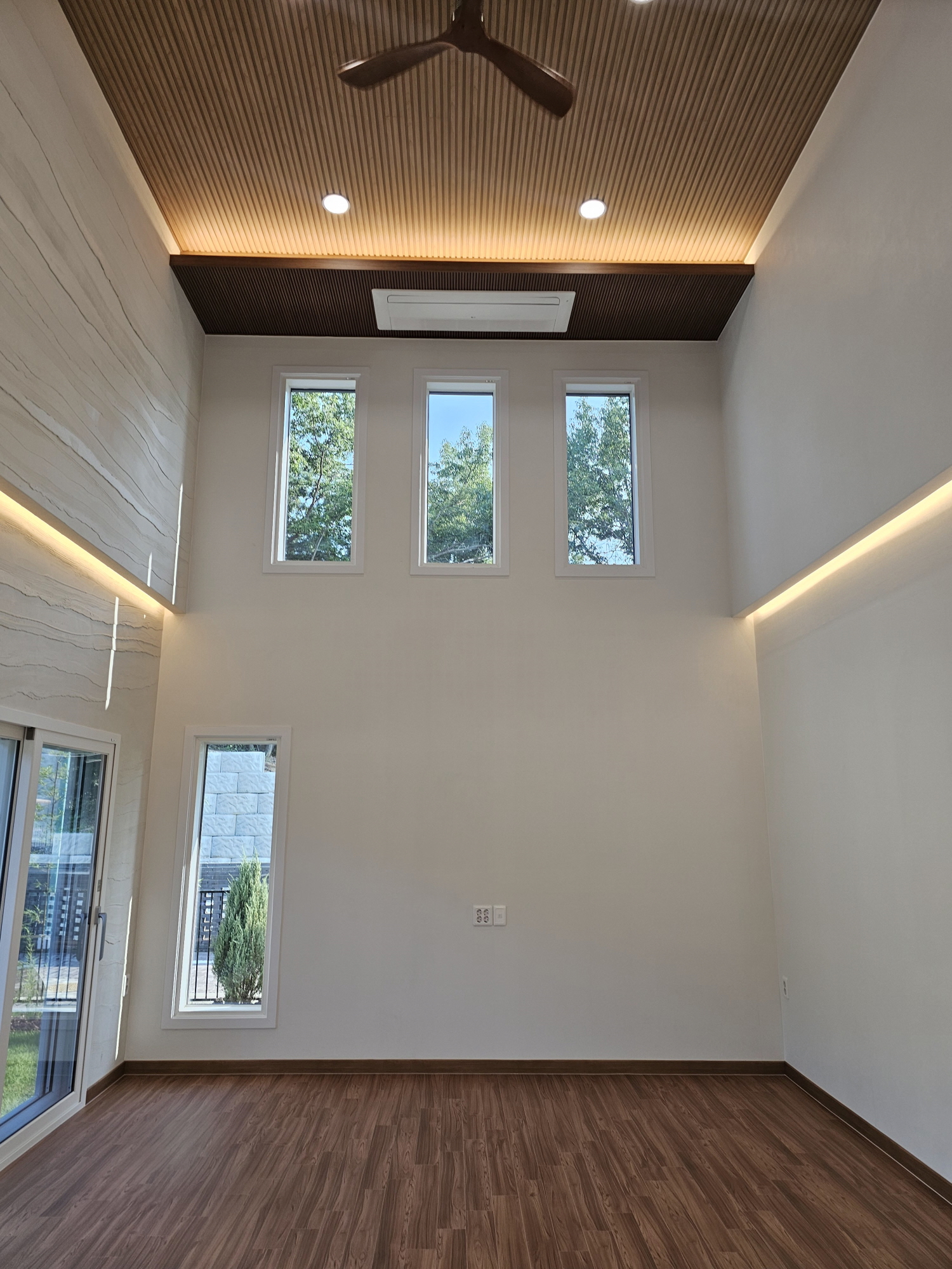 /user/n/niddesign/editor/2509/40ec85d307c50b1b482c85959b4d3c4e_1757122771_6951.jpg 이미지크게보기