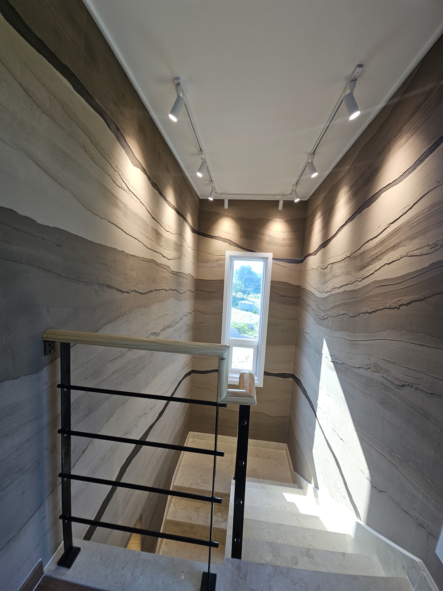 /user/n/niddesign/editor/2509/40ec85d307c50b1b482c85959b4d3c4e_1757123147_3726.jpg 이미지크게보기